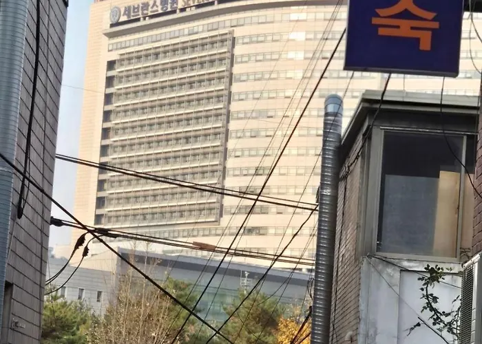 B&B Female Only Close To Severance Hospital And Shinchon Station Korean Traditional Experience With Breakfast And Dinner Provided Close To The Airport *