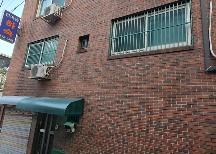 B&B Female Only Close To Severance Hospital And Shinchon Station Korean Traditional Experience With Breakfast And Dinner Provided Close To The Airport 서울특별시