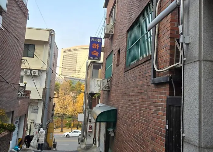 Female Only Close To Severance Hospital And Shinchon Station Korean Traditional Experience With Breakfast And Dinner Provided Close To The Airport * 서울특별시